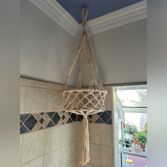 Large Macrame Hanging Basket - Picture 3 of 7